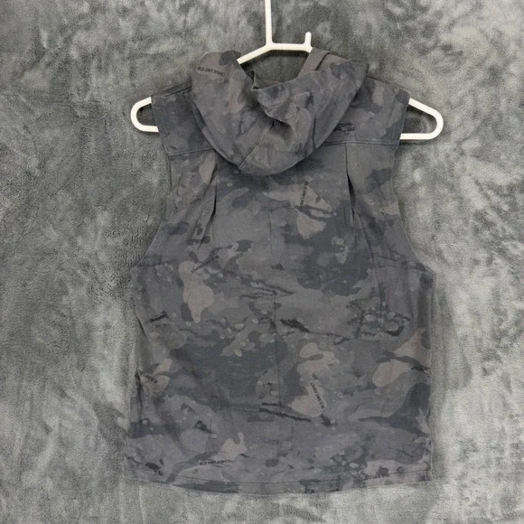 Under Armour Project Rock Womens Small Gray Camo Brahma Bull Sleeveless Hoodie - Picture 8 of 10